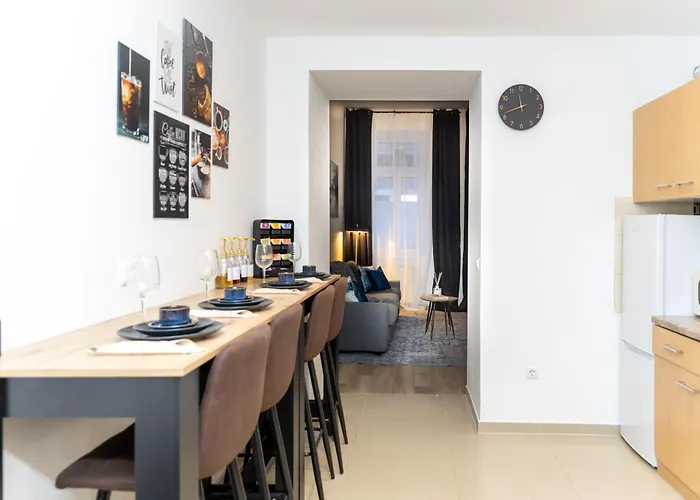 Vakantiehuis Brand New Bright 2br L Near Park & Metro