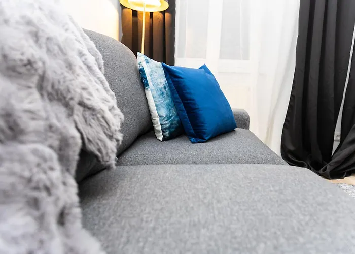 Brand New Bright 2br L Near Park & Metro Vakantiehuis Wenen