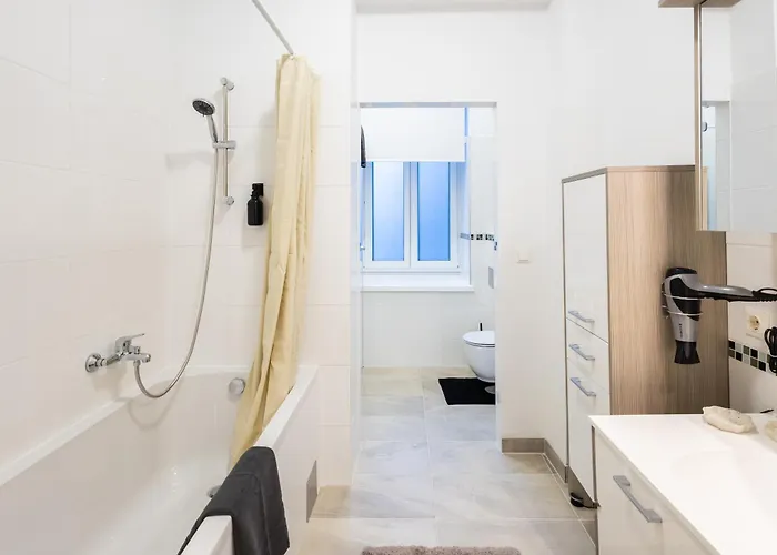 Holiday home Brand New Bright 2br L Near Park & Metro *